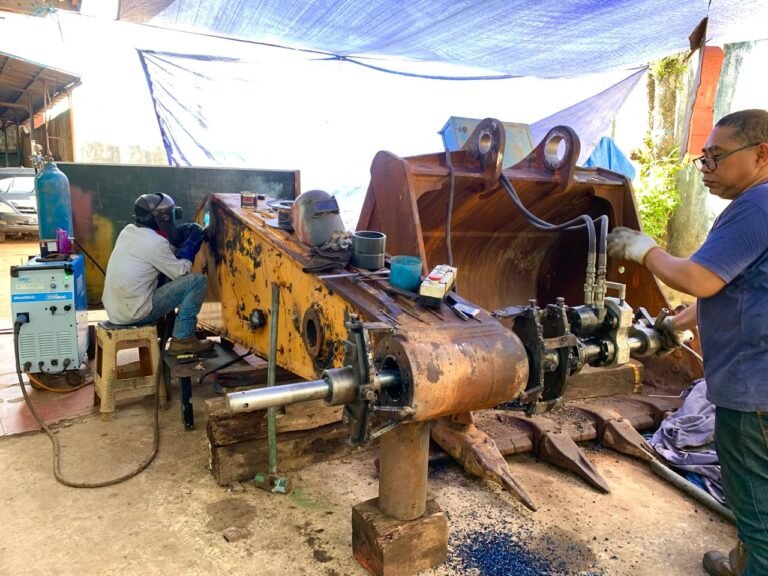 Rekondisi arm excavator sany